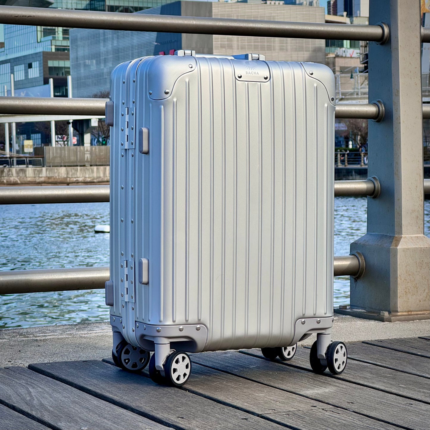 Atlas 20" Carry-On Silver