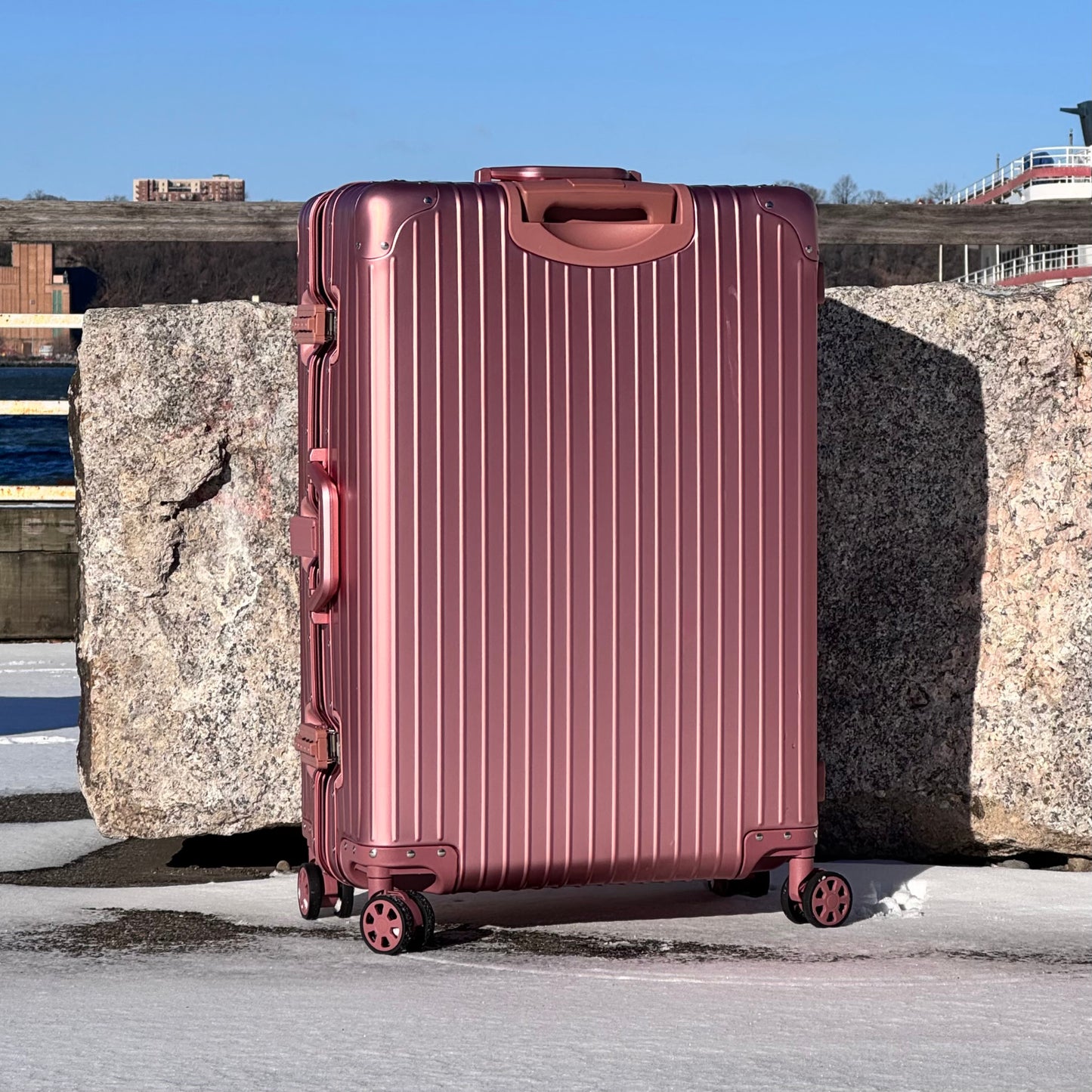 Atlas 29" Check-In Pink