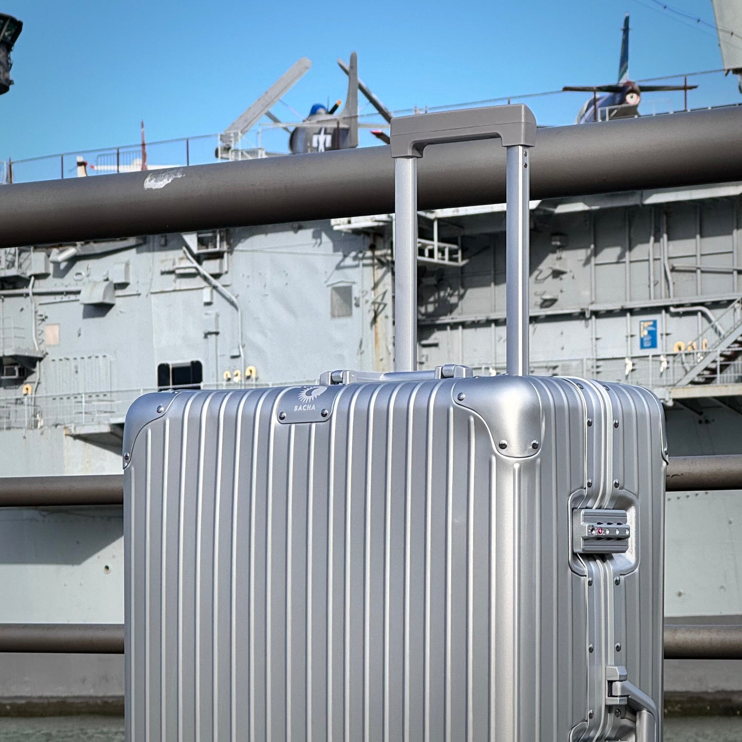 Atlas 29" Check-In Silver