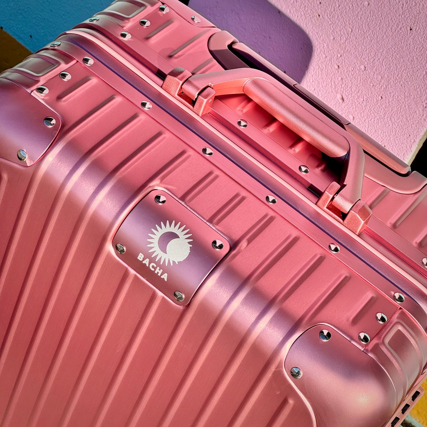Atlas 20" Carry-On Pink