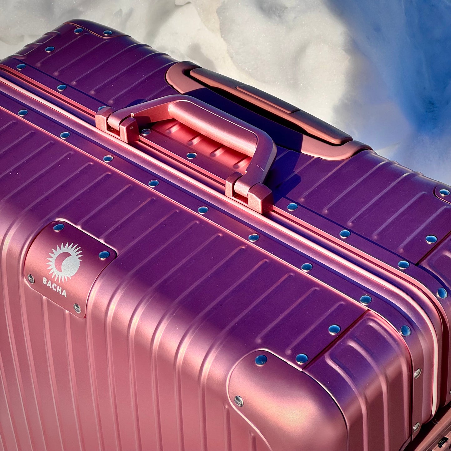 Atlas 29" Check-In Pink